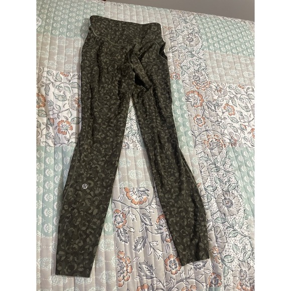 Lululemon Base Pace High Rise Running Tight Green Camo Women's Size 2 Leggings - Picture 10 of 11